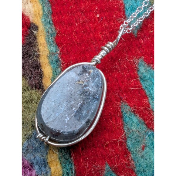 Vintage Sterling Labradorite Pendant Necklace - Picture 2 of 10